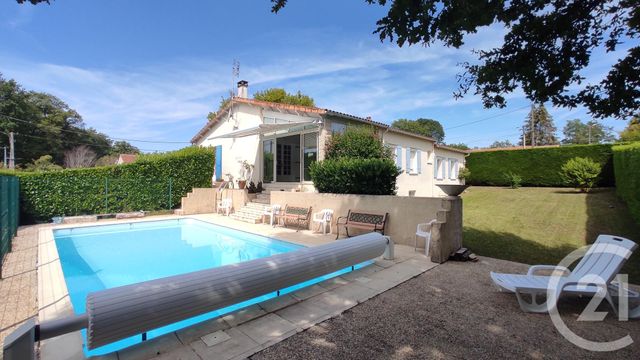 maison à vendre - 7 pièces - 173.41 m2 - ST BRIS DES BOIS - 17 - POITOU-CHARENTES - Century 21 Agence De L'Europe