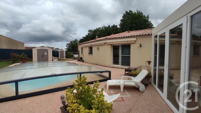 maison à vendre - 4 pièces - 95.9 m2 - SAINTES - 17 - POITOU-CHARENTES - Century 21 Agence De L'Europe