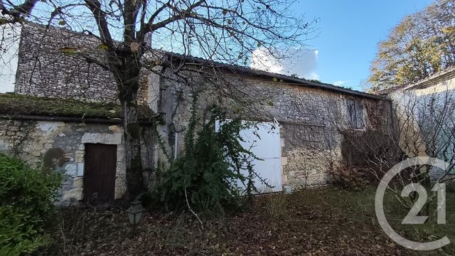 maison à vendre - 7 pièces - 205.6 m2 - RETAUD - 17 - POITOU-CHARENTES - Century 21 Agence De L'Europe