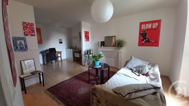 Appartement F2 à louer - 2 pièces - 56.0 m2 - SAINTES - 17 - POITOU-CHARENTES - Century 21 Agence De L'Europe Appartement F2 à louer - 2 pièces - 56.0 m2 - SAINTES - 17 - POITOU-CHARENTES - Century 21 Agence De L'Europe