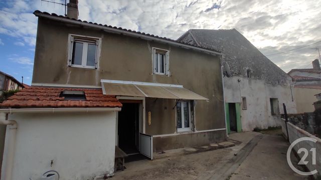 Afficher la photo en grand maison à vendre - 8 pièces - 142.7 m2 - SAINTES - 17 - POITOU-CHARENTES - Century 21 Agence De L'Europe