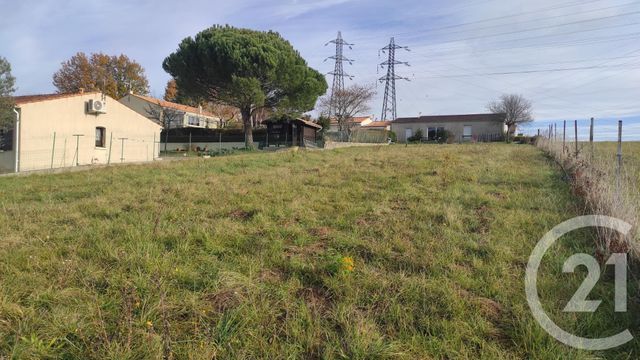 terrain à vendre - 868.0 m2 - SAINTES - 17 - POITOU-CHARENTES - Century 21 Agence De L'Europe terrain à vendre - 868.0 m2 - SAINTES - 17 - POITOU-CHARENTES - Century 21 Agence De L'Europe