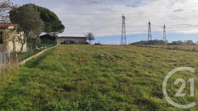 terrain à vendre - 868.0 m2 - SAINTES - 17 - POITOU-CHARENTES - Century 21 Agence De L'Europe terrain à vendre - 868.0 m2 - SAINTES - 17 - POITOU-CHARENTES - Century 21 Agence De L'Europe