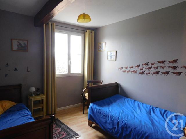 maison à vendre - 7 pièces - 224.38 m2 - ST VAIZE - 17 - POITOU-CHARENTES - Century 21 Agence De L'Europe maison à vendre - 7 pièces - 224.38 m2 - ST VAIZE - 17 - POITOU-CHARENTES - Century 21 Agence De L'Europe