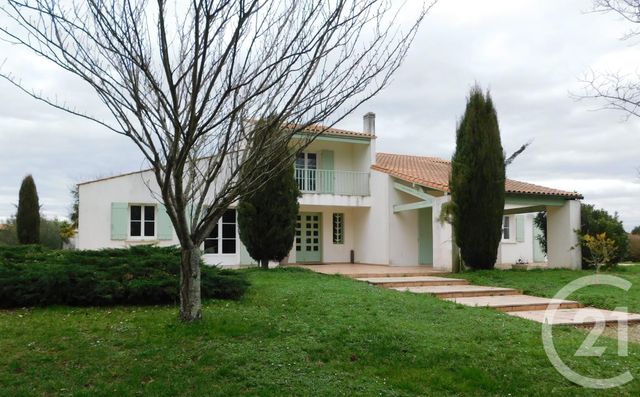 maison à vendre - 7 pièces - 224.38 m2 - ST VAIZE - 17 - POITOU-CHARENTES - Century 21 Agence De L'Europe maison à vendre - 7 pièces - 224.38 m2 - ST VAIZE - 17 - POITOU-CHARENTES - Century 21 Agence De L'Europe