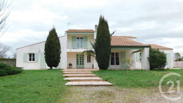maison à vendre - 7 pièces - 224.38 m2 - ST VAIZE - 17 - POITOU-CHARENTES - Century 21 Agence De L'Europe maison à vendre - 7 pièces - 224.38 m2 - ST VAIZE - 17 - POITOU-CHARENTES - Century 21 Agence De L'Europe