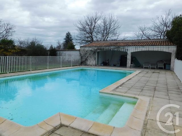 maison à vendre - 7 pièces - 224.38 m2 - ST VAIZE - 17 - POITOU-CHARENTES - Century 21 Agence De L'Europe maison à vendre - 7 pièces - 224.38 m2 - ST VAIZE - 17 - POITOU-CHARENTES - Century 21 Agence De L'Europe