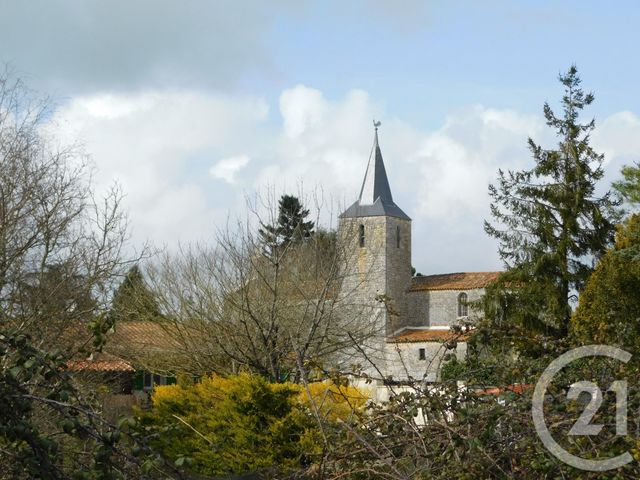 Afficher la photo en grand terrain à vendre - 846.0 m2 - ST VAIZE - 17 - POITOU-CHARENTES - Century 21 Agence De L'Europe