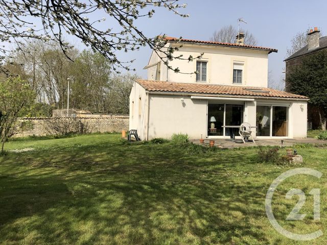 Afficher la photo en grand maison à vendre - 5 pièces - 111.0 m2 - ASNIERES LA GIRAUD - 17 - POITOU-CHARENTES - Century 21 Agence De L'Europe