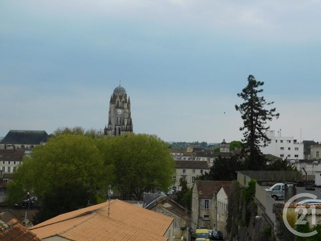 Afficher la photo en grand Appartement F4 à vendre - 4 pièces - 94.0 m2 - SAINTES - 17 - POITOU-CHARENTES - Century 21 Agence De L'Europe