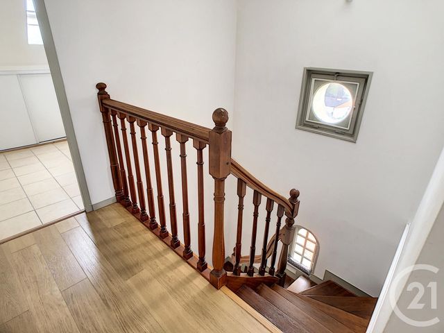Afficher la photo en grand Appartement F4 à vendre - 4 pièces - 94.0 m2 - SAINTES - 17 - POITOU-CHARENTES - Century 21 Agence De L'Europe