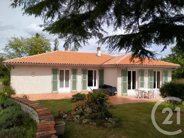maison à vendre - 4 pièces - 145.29 m2 - BUSSAC SUR CHARENTE - 17 - POITOU-CHARENTES - Century 21 Agence De L'Europe maison à vendre - 4 pièces - 145.29 m2 - BUSSAC SUR CHARENTE - 17 - POITOU-CHARENTES - Century 21 Agence De L'Europe