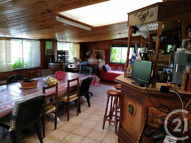 maison à vendre - 4 pièces - 145.29 m2 - BUSSAC SUR CHARENTE - 17 - POITOU-CHARENTES - Century 21 Agence De L'Europe maison à vendre - 4 pièces - 145.29 m2 - BUSSAC SUR CHARENTE - 17 - POITOU-CHARENTES - Century 21 Agence De L'Europe