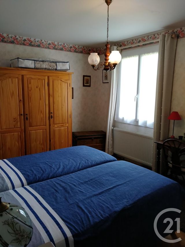 maison à vendre - 4 pièces - 145.29 m2 - BUSSAC SUR CHARENTE - 17 - POITOU-CHARENTES - Century 21 Agence De L'Europe maison à vendre - 4 pièces - 145.29 m2 - BUSSAC SUR CHARENTE - 17 - POITOU-CHARENTES - Century 21 Agence De L'Europe