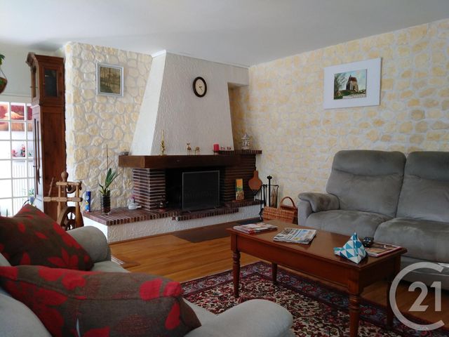maison à vendre - 4 pièces - 145.29 m2 - BUSSAC SUR CHARENTE - 17 - POITOU-CHARENTES - Century 21 Agence De L'Europe maison à vendre - 4 pièces - 145.29 m2 - BUSSAC SUR CHARENTE - 17 - POITOU-CHARENTES - Century 21 Agence De L'Europe