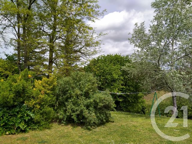 maison à vendre - 4 pièces - 145.29 m2 - BUSSAC SUR CHARENTE - 17 - POITOU-CHARENTES - Century 21 Agence De L'Europe maison à vendre - 4 pièces - 145.29 m2 - BUSSAC SUR CHARENTE - 17 - POITOU-CHARENTES - Century 21 Agence De L'Europe