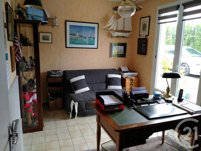 maison à vendre - 4 pièces - 145.29 m2 - BUSSAC SUR CHARENTE - 17 - POITOU-CHARENTES - Century 21 Agence De L'Europe maison à vendre - 4 pièces - 145.29 m2 - BUSSAC SUR CHARENTE - 17 - POITOU-CHARENTES - Century 21 Agence De L'Europe