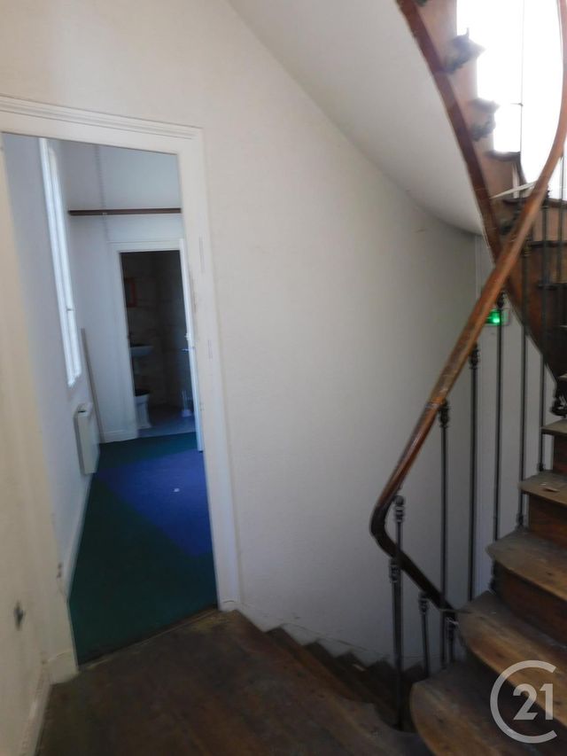 Afficher la photo en grand Appartement F3 à vendre - 4 pièces - 58.0 m2 - SAINTES - 17 - POITOU-CHARENTES - Century 21 Agence De L'Europe