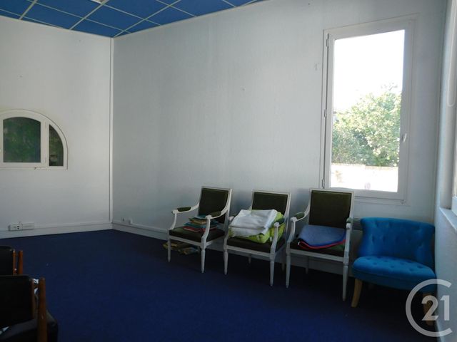 Afficher la photo en grand Appartement F3 à vendre - 4 pièces - 58.0 m2 - SAINTES - 17 - POITOU-CHARENTES - Century 21 Agence De L'Europe