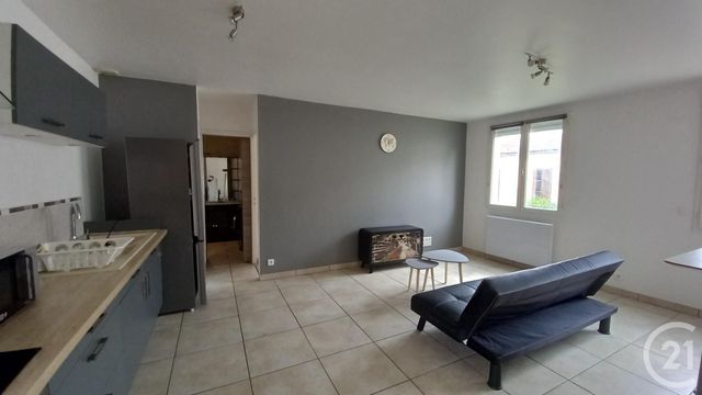 Appartement F2 à louer - 2 pièces - 43.06 m2 - SAINTES - 17 - POITOU-CHARENTES - Century 21 Agence De L'Europe