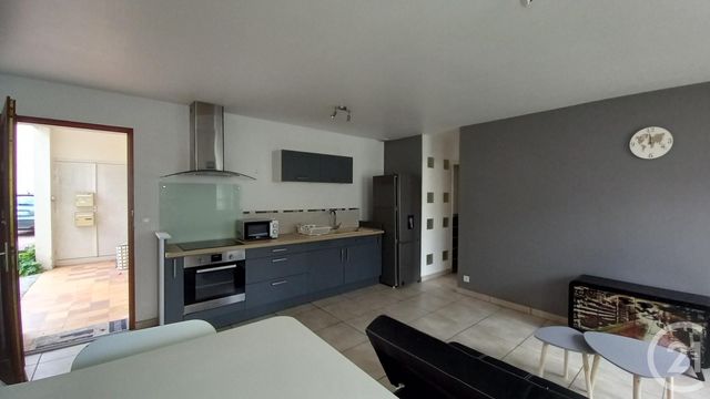 Appartement F2 à louer - 2 pièces - 43.06 m2 - SAINTES - 17 - POITOU-CHARENTES - Century 21 Agence De L'Europe
