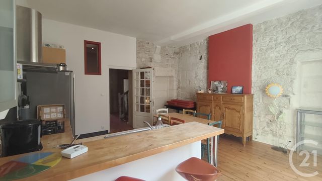 Appartement F5 à vendre - 6 pièces - 157.0 m2 - SAINTES - 17 - POITOU-CHARENTES - Century 21 Agence De L'Europe