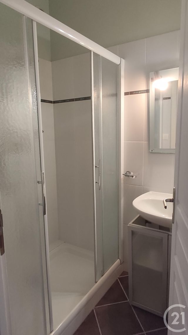 Appartement F5 à vendre - 6 pièces - 157.0 m2 - SAINTES - 17 - POITOU-CHARENTES - Century 21 Agence De L'Europe