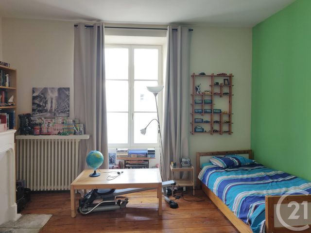 Appartement F5 à vendre - 6 pièces - 157.0 m2 - SAINTES - 17 - POITOU-CHARENTES - Century 21 Agence De L'Europe
