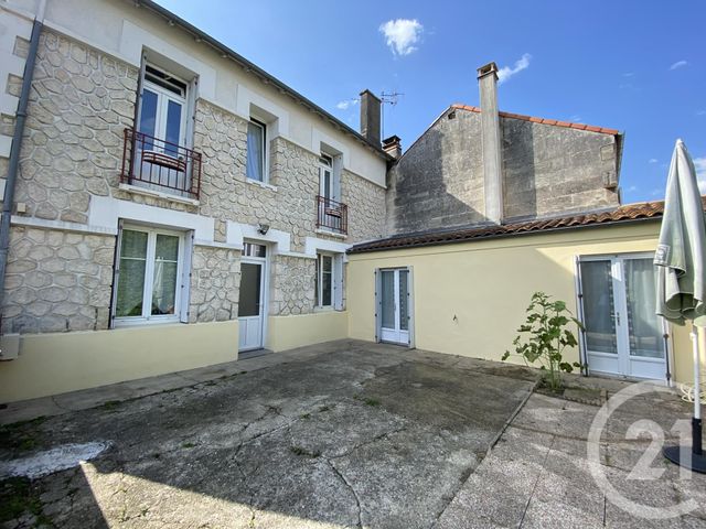 maison à vendre - 6 pièces - 133.45 m2 - SAINTES - 17 - POITOU-CHARENTES - Century 21 Agence De L'Europe