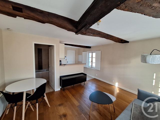 Appartement Studio à louer - 1 pièce - 25.0 m2 - SAINTES - 17 - POITOU-CHARENTES - Century 21 Agence De L'Europe