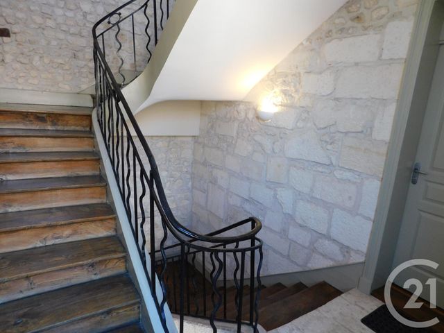 Appartement Studio à louer - 1 pièce - 25.0 m2 - SAINTES - 17 - POITOU-CHARENTES - Century 21 Agence De L'Europe