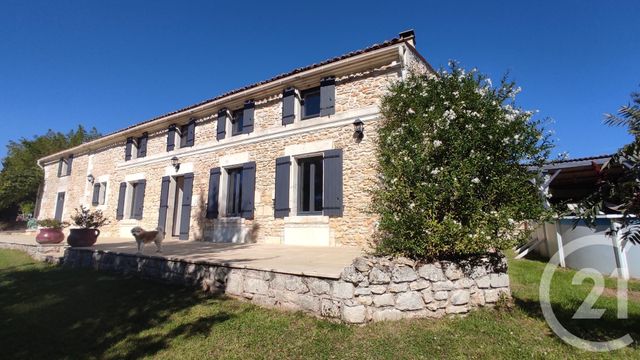 maison à vendre - 7 pièces - 230.0 m2 - BUSSAC SUR CHARENTE - 17 - POITOU-CHARENTES - Century 21 Agence De L'Europe