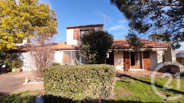 maison à vendre - 5 pièces - 100.34 m2 - GEMOZAC - 17 - POITOU-CHARENTES - Century 21 Agence De L'Europe