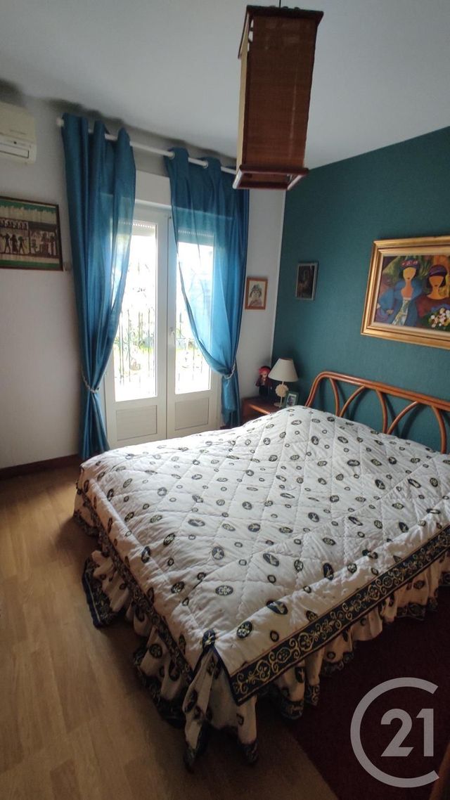 maison à vendre - 7 pièces - 132.17 m2 - ST GEORGES DES COTEAUX - 17 - POITOU-CHARENTES - Century 21 Agence De L'Europe