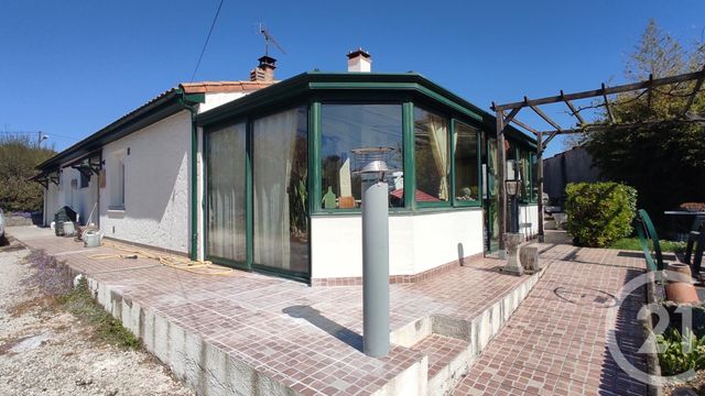 maison à vendre - 7 pièces - 132.17 m2 - ST GEORGES DES COTEAUX - 17 - POITOU-CHARENTES - Century 21 Agence De L'Europe