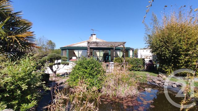 maison à vendre - 7 pièces - 132.17 m2 - ST GEORGES DES COTEAUX - 17 - POITOU-CHARENTES - Century 21 Agence De L'Europe