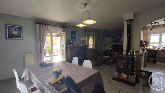 maison à vendre - 7 pièces - 132.17 m2 - ST GEORGES DES COTEAUX - 17 - POITOU-CHARENTES - Century 21 Agence De L'Europe