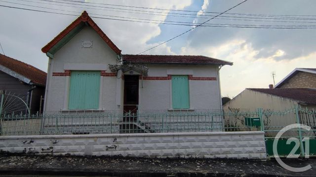 maison à vendre - 6 pièces - 79.0 m2 - SAINTES - 17 - POITOU-CHARENTES - Century 21 Agence De L'Europe