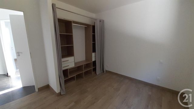 maison à louer - 4 pièces - 80.0 m2 - SAINTES - 17 - POITOU-CHARENTES - Century 21 Agence De L'Europe