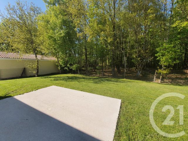 maison à louer - 4 pièces - 80.0 m2 - SAINTES - 17 - POITOU-CHARENTES - Century 21 Agence De L'Europe