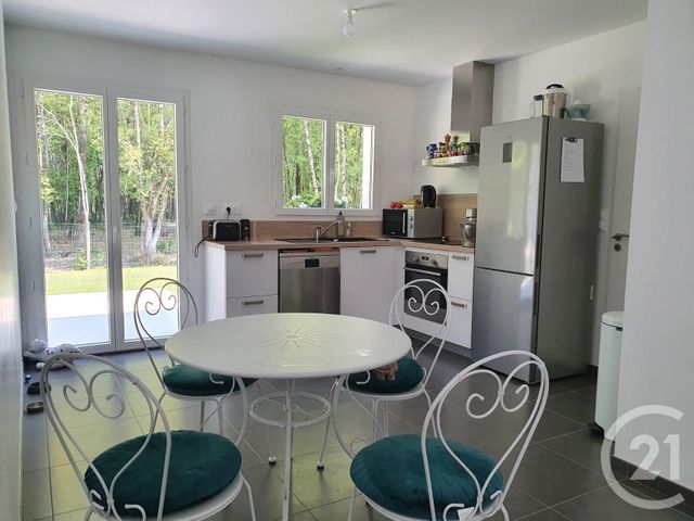 maison à louer - 4 pièces - 80.0 m2 - SAINTES - 17 - POITOU-CHARENTES - Century 21 Agence De L'Europe