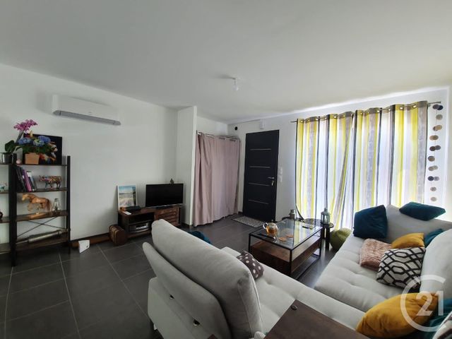 maison à louer - 4 pièces - 80.0 m2 - SAINTES - 17 - POITOU-CHARENTES - Century 21 Agence De L'Europe