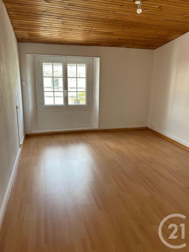 maison à louer - 5 pièces - 108.0 m2 - SAINTES - 17 - POITOU-CHARENTES - Century 21 Agence De L'Europe