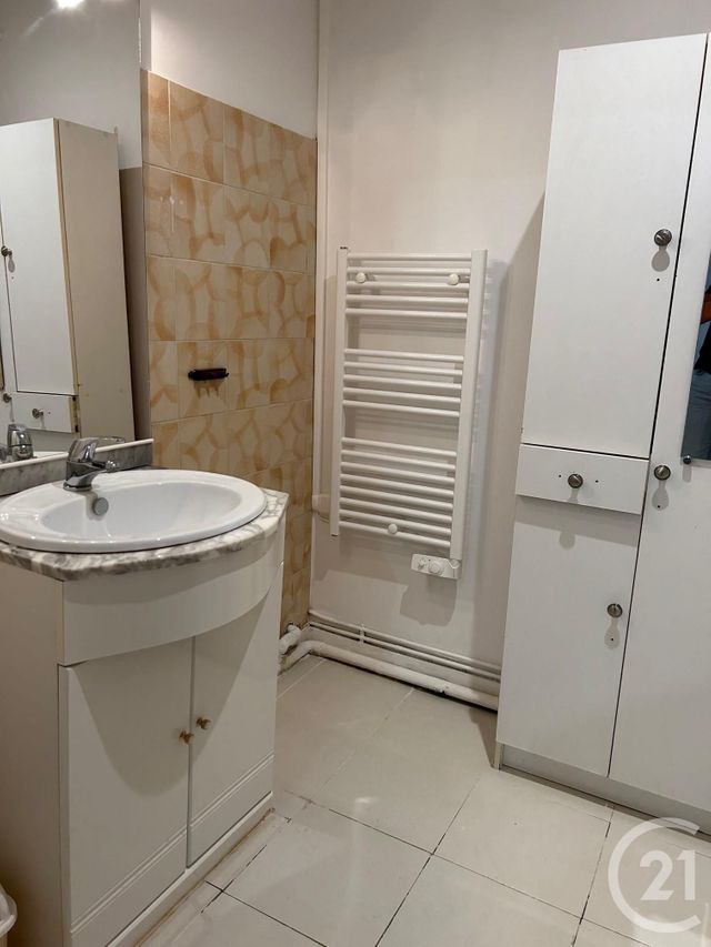 maison à louer - 5 pièces - 108.0 m2 - SAINTES - 17 - POITOU-CHARENTES - Century 21 Agence De L'Europe