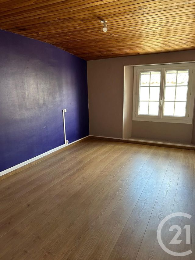 maison à louer - 5 pièces - 108.0 m2 - SAINTES - 17 - POITOU-CHARENTES - Century 21 Agence De L'Europe