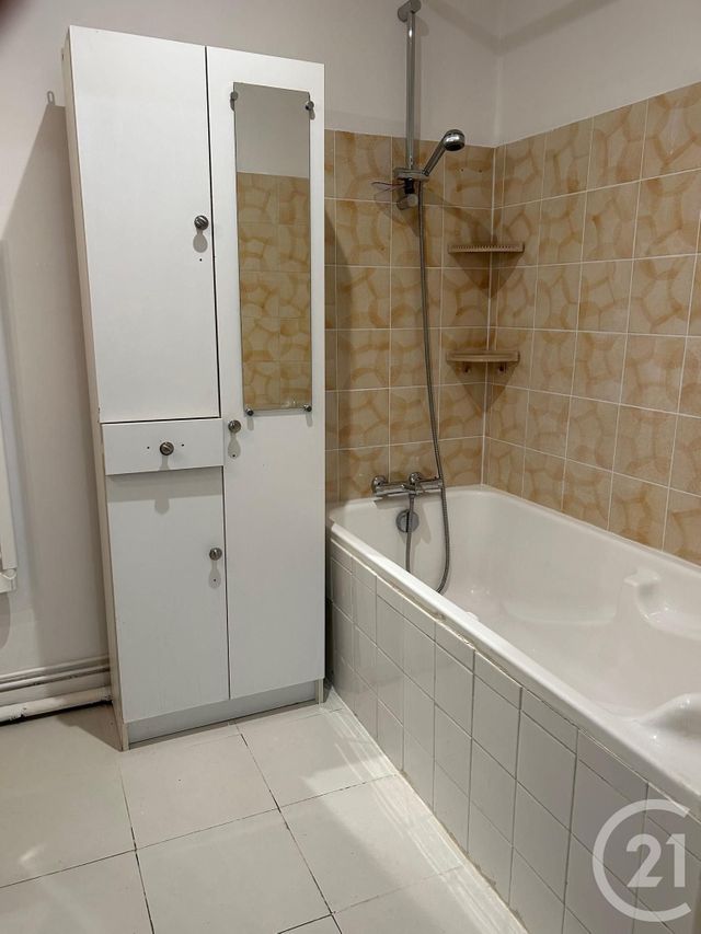 maison à louer - 5 pièces - 108.0 m2 - SAINTES - 17 - POITOU-CHARENTES - Century 21 Agence De L'Europe