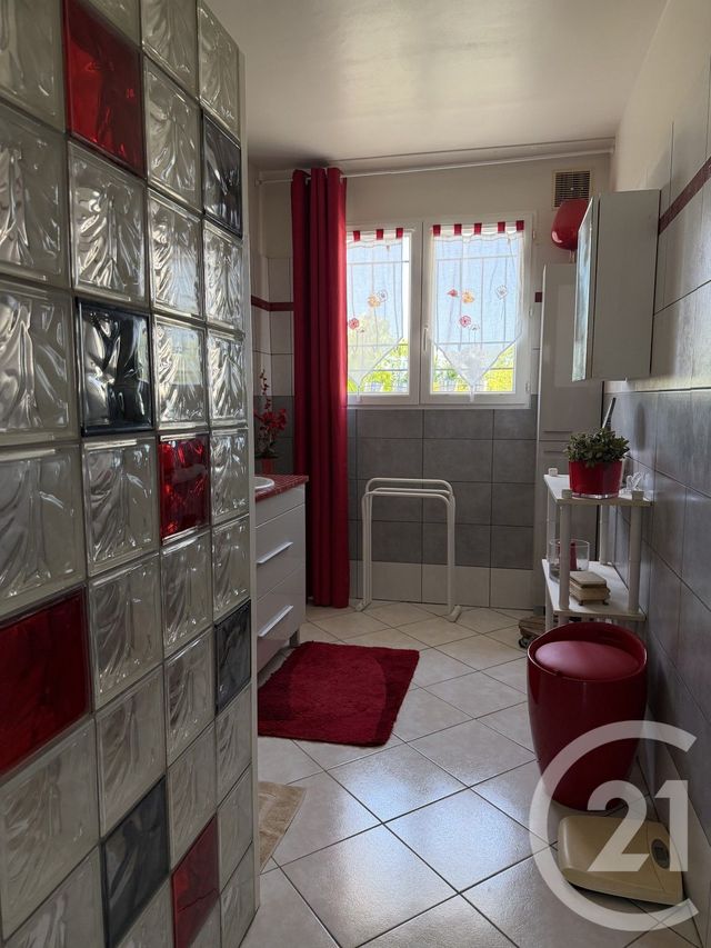 maison à vendre - 5 pièces - 81.5 m2 - SAINTES - 17 - POITOU-CHARENTES - Century 21 Agence De L'Europe