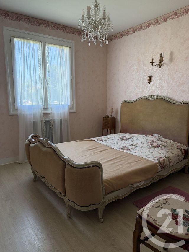maison à vendre - 5 pièces - 81.5 m2 - SAINTES - 17 - POITOU-CHARENTES - Century 21 Agence De L'Europe