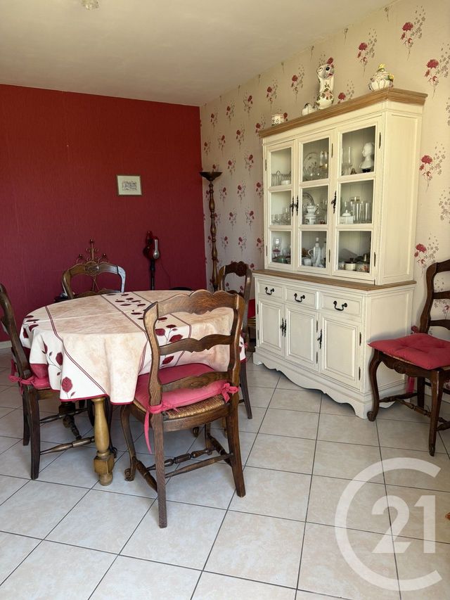 maison à vendre - 5 pièces - 81.5 m2 - SAINTES - 17 - POITOU-CHARENTES - Century 21 Agence De L'Europe