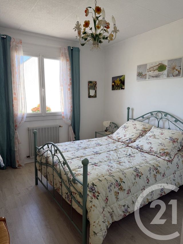 maison à vendre - 5 pièces - 81.5 m2 - SAINTES - 17 - POITOU-CHARENTES - Century 21 Agence De L'Europe